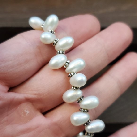 7 Inch Sterling Silver Cute Genuine White Pearls Bracelet - Picture 3 of 6